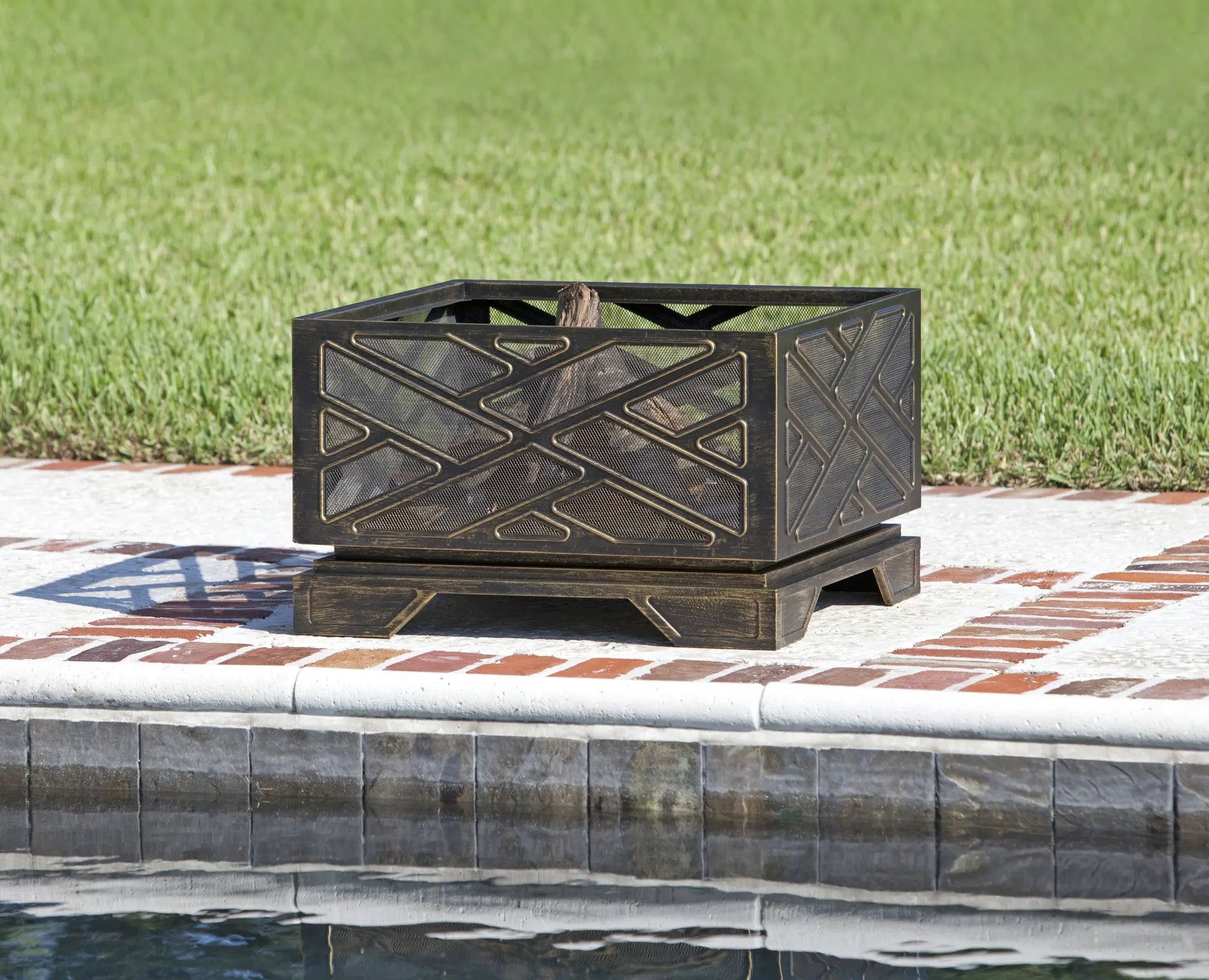 Catalano Square Fire Pit - Fire Sense/Balkene Home